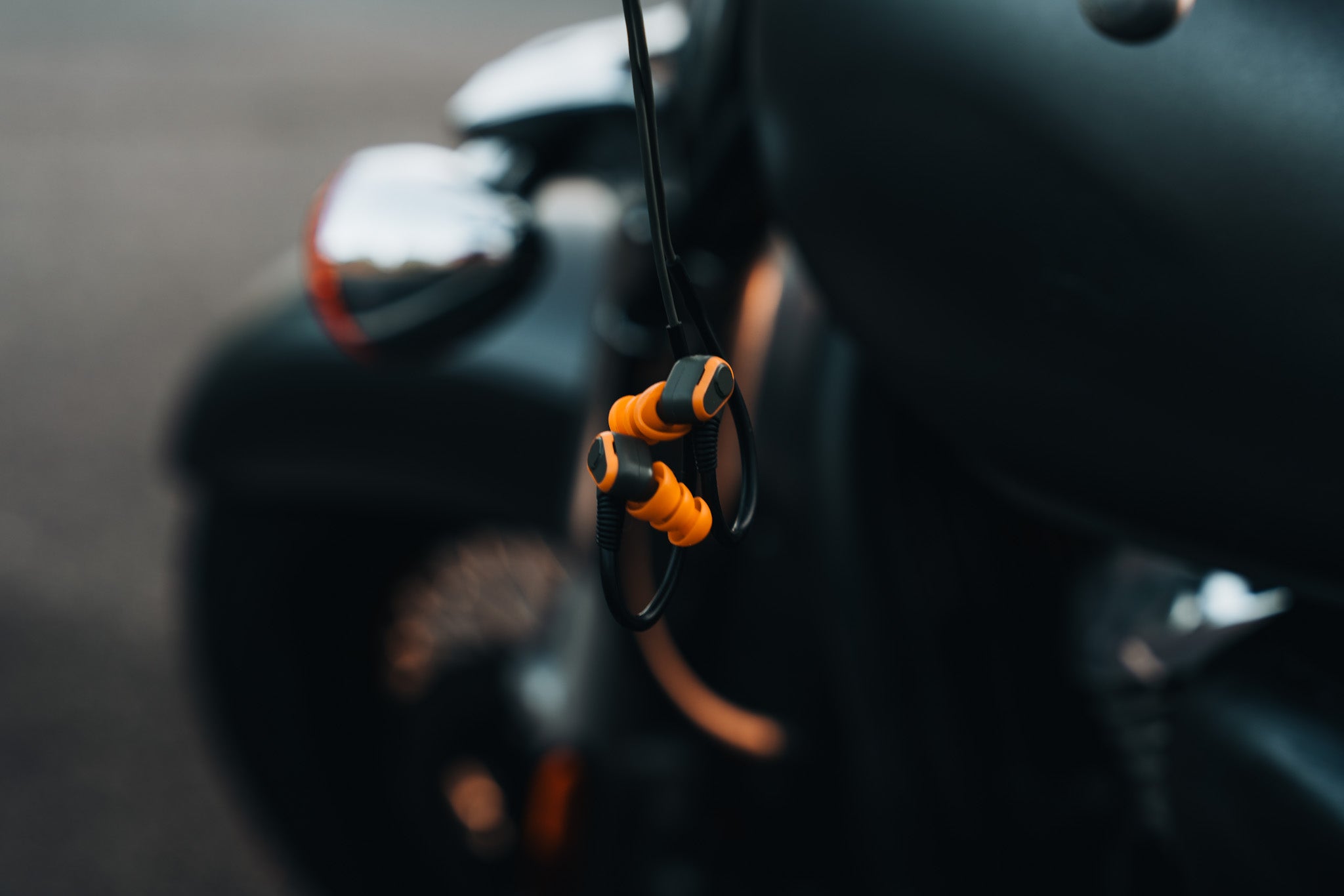 Elgin Rumble Bluetooth Earplug Earbuds Passive Isolation Noise Isolating